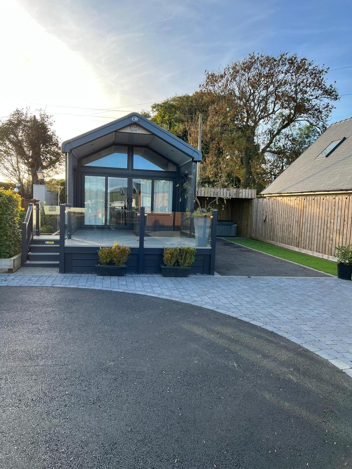 The Pods At Haulfryn Caravan Park Whitford Buitenkant foto