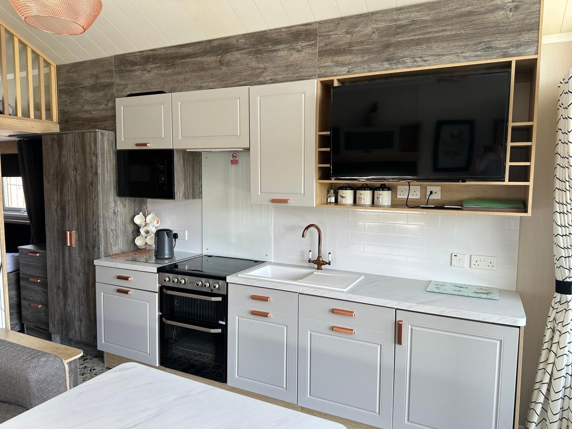 The Pods At Haulfryn Caravan Park Whitford Buitenkant foto